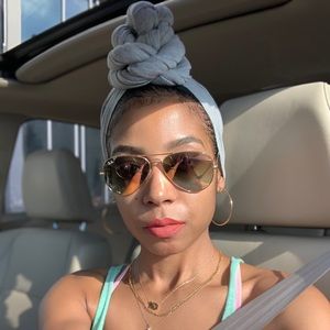 Meet your Posher, Crystal